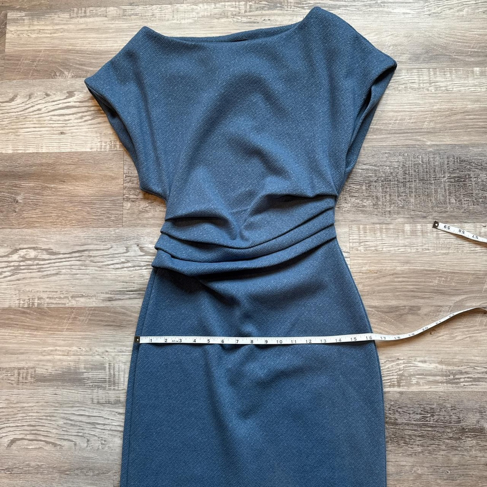 dresses - Picture 7 of 9